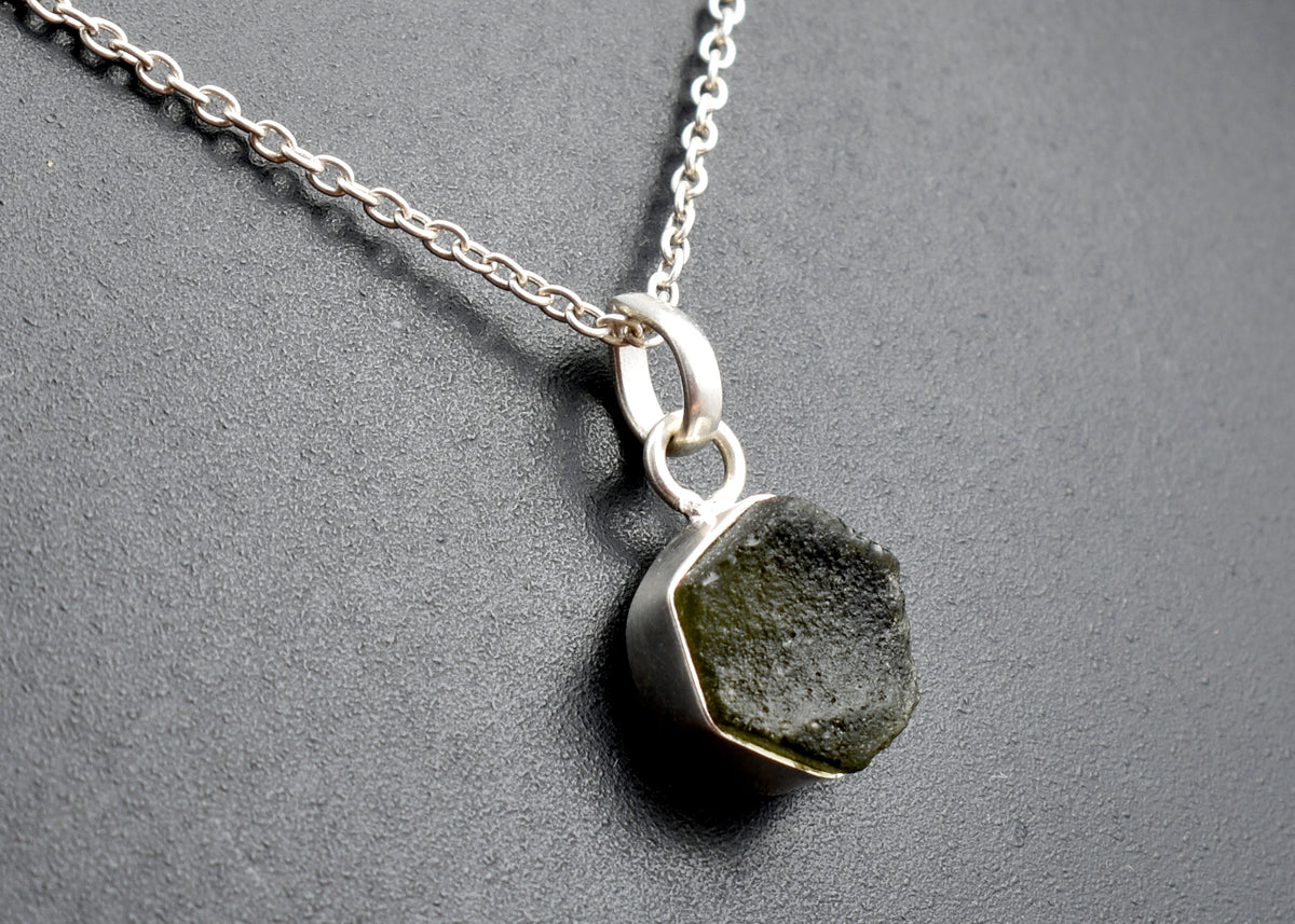 Raw Moldavite Crystal Pendant Necklace 925 Sterling Silver Natural Meteorite Gemstone Pendant Unisex Statement Jewelry