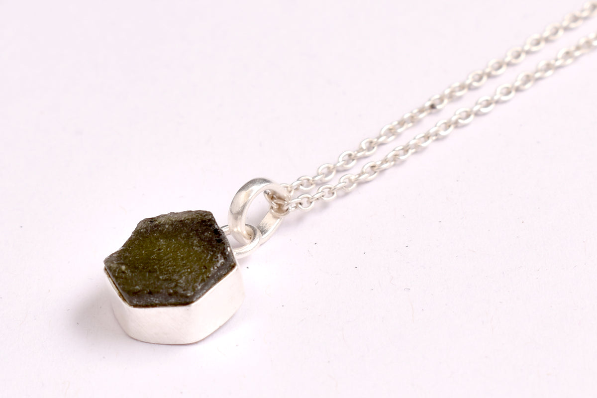 Raw Moldavite Crystal Pendant Necklace 925 Sterling Silver Natural Meteorite Gemstone Pendant Unisex Statement Jewelry