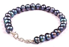 Peacock Black Pearl Necklace Iridescent Dark Pearl Beaded Necklace for Women Elegant Statement Jewelry