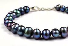 Peacock Black Pearl Necklace Iridescent Dark Pearl Beaded Necklace for Women Elegant Statement Jewelry
